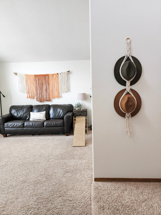Double macrame hat hanger